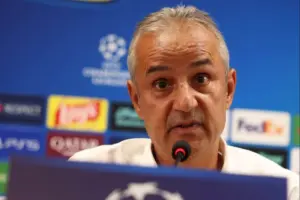 Fenerbahce coach resigns after draw with Roma – but president insists he will stay